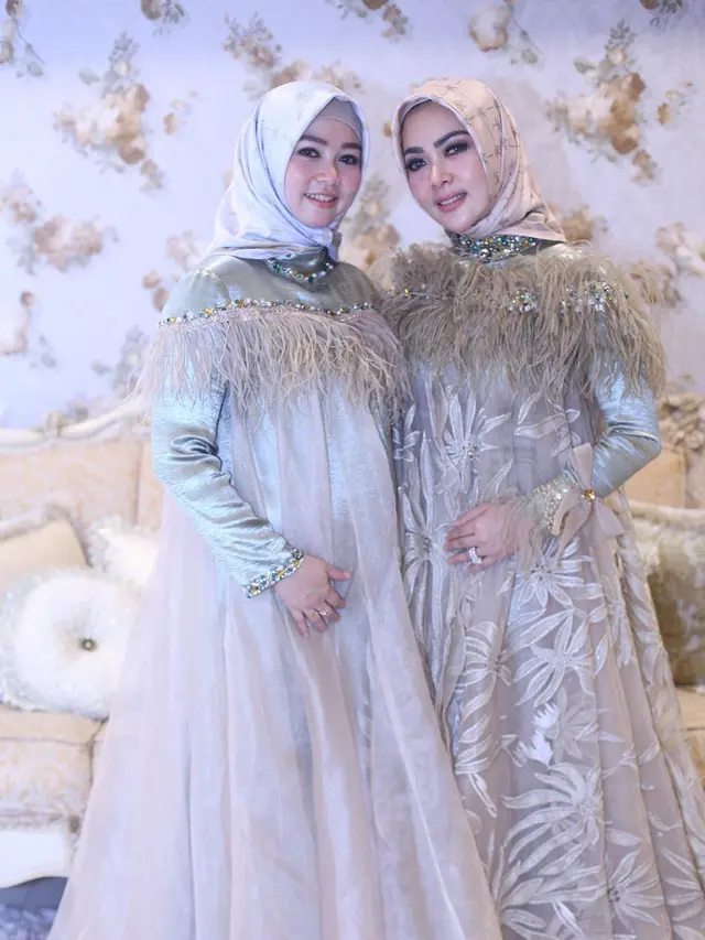 6 Pesona Lala Nurlela Kakak Ipar Syahrini, Berstatus Single Parent Empat Anak
