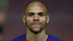 Penyerang baru Barcelona, Martin Braithwaite berpose selama presentasi dirinya di stadion Camp Nou, Barcelona, Spanyol (20/2/2020). Barcelona resmi memperkenalkan pemain anyar mereka, Martin Braithwaite yang diboyong Leganes. (AP Photo/Emilio Morenatti)
