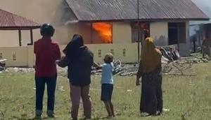 Peristiwa ini berakar dari diamankannya seorang warga berinisial R pada Jumat sore (19/12/2025). R diduga terlibat dalam tindak pidana penyalahgunaan narkotika. Namun, dalam proses penanganan, tersangka R tidak berada di tempat penahanan atau melarikan diri, yang memicu kepolisian segera melakukan pengejaran.