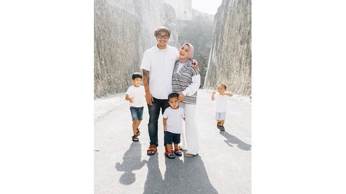 6 Potret Terbaru Enno Lerian, Mantan Penyanyi Cilik yang Jadi Tulang Punggung Keluarga (sumber: Instagram.com/ennolerian_)