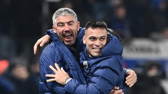 Asisten Pelatih Inter Milan Aleksandar Kolarov (Kiri) dan Lautaro Martinez