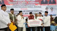 Mendagri dan Mensos Serahkan Bansos Tahap Pertama Hampir Rp900 Miliar kepada Masyarakat Terdampak Bencana