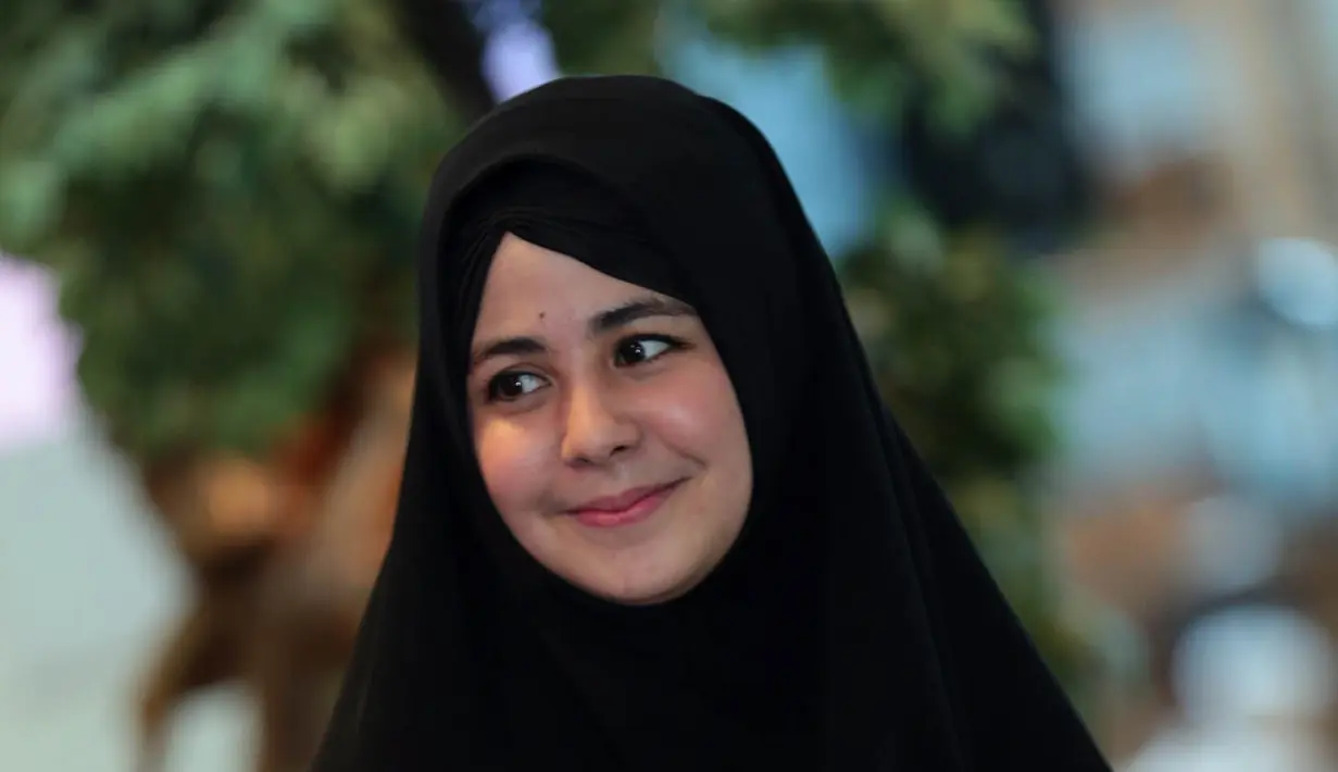 Risty Tagor juga tidak membantah, kisruh rumah tangga Caisar dengan istri dilatarbelakangi Caisar yang kembali ke dunia hiburan. Sebagai sahabat yang telah lama, ia juga tak mau banyak komentar yang bisa memperkeruh suasana. (Deki Prayoga/Bintang.com)