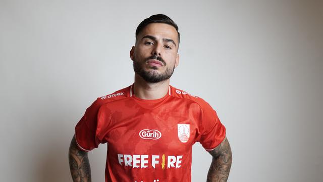 Gerard Artigas, Persis Solo