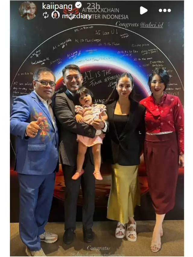 6 Potret Estelle Linden di Acara Inovasi AI Milik Suami, Susan Sameh Ikut Hadir