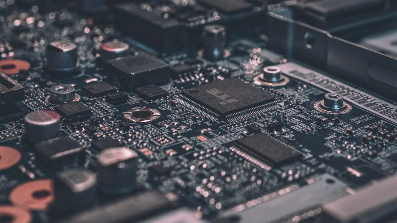 5 Fungsi Transistor yang Perlu Diketahui, Beserta Jenis-Jenis dan Cara Kerjanya