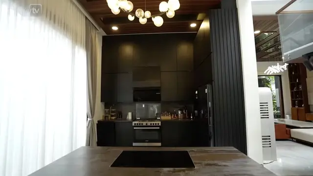 Potret Dapur Rumah Rachel Vennya