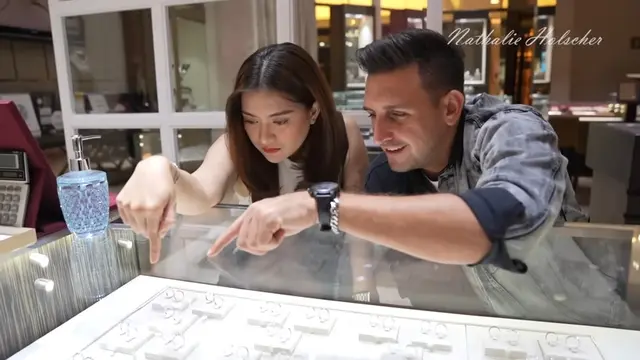 Nathalie Holscher - Ladislao