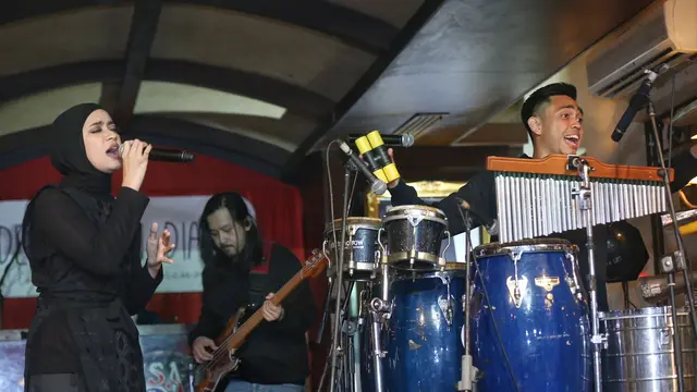 [Bintang] Ayudia Bing Slamet dan Ditto Percussion