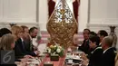 Suasana pertemuan antara Presiden Joko Widodo atau Jokowi dengan Menlu Norwegia Borge Brende di Istana Merdeka, Jakarta, Selasa (31/5/2016). Dalam pertemuan tersebut, keduanya membahas tentang ekonomi dan perikanan. (Liputan6.com/Faizal Fanani)