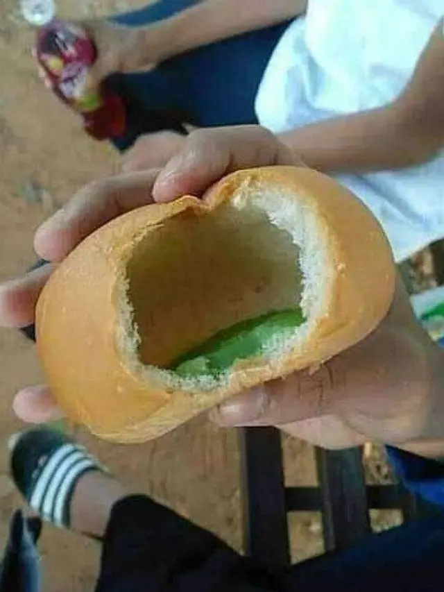 6 Momen Apes Beli Roti Isi Kopong Ini Bikin Kecewa