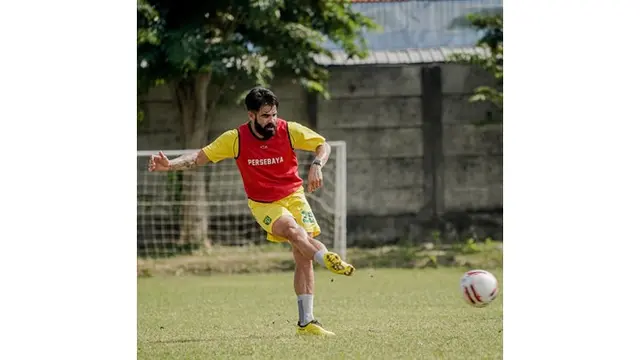6 Potret Terbaru Aryn Williams Setelah Tiba di Surabaya, Semangat Latihan