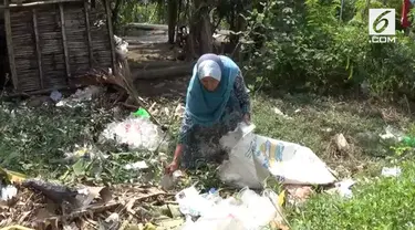 Selama 7 tahun menabung Nenek Murib yang bekerja sebagai pemulung akhirnya bisa menunaikan ibadah haji