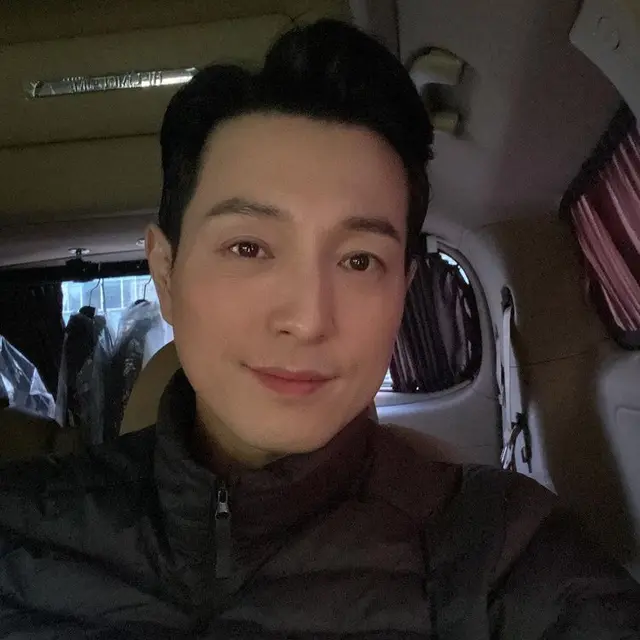 Jung Sung Il (Foto: Instagram/ygmicael)