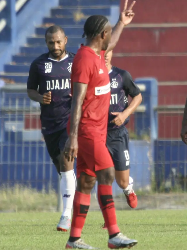 Boaz Solossa