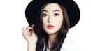 Sudah tak diragukan lagi kecantikan dari Jun Ji Hyun. Selain cantik, Jun Ji Hyun juga termasuk artis yang awet muda. (Foto: allkpop.com)