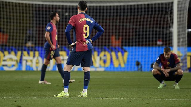 Pemain Barcelona tertunduk lesu saat dikalahkan Atletico Madrid di ajang LaLiga