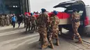 Diketahui, tiga prajurit TNI, Mayor Inf Anumerta Zulmi Aditya Iskandar, Serka Anumerta Muhammad Nur Ichwan, dan Kopda Anumerta Farizal Rhomadhon, gugur saat menjalankan tugas pada 29 dan 30 Maret 2026 di wilayah Lebanon Selatan. Tampak dalam foto, suasana upacara penghormatan terakhir bagi tiga prajurit Tentara Nasional Indonesia (TNI) yang gugur dalam misi perdamaian dunia di Hanggar Lebanese Air Force, Beirut, Lebanon, Kamis 2 April 2026 pukul 16.00 waktu setempat. (Foto: Puspen TNI)