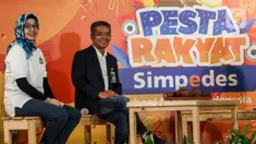 Direktur Bisnis Mikro BRI, Supari bersama Vice President Micro Business Policy Division BRI, Fita Arisanti saat konferensi pers secara virtual dikantor BRI, Jakarta, Jumat (11/9/2020). Konferensi pers tersebut mengagendakan Rangkaian acara Pesta Rakyat Simpedes BRI 2020. (Liputan6.com/Johan Tallo)