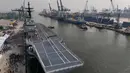 Tampak kapal induk ITS Giuseppe Garibaldi-551 saat tiba di Dermaga 107 Pelabuhan Tanjung Priok, Jakarta, Jumat (18/9/2026). Kedatangan kapal tersebut menjadi bagian dari kegiatan yang berkaitan dengan penguatan kerja sama dan kemampuan di bidang kemaritiman. (Istimewa)