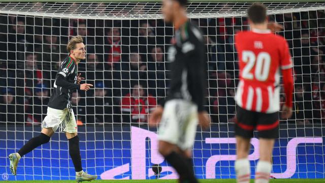 Arsenal Cukur PSV Eindhoven 7-1