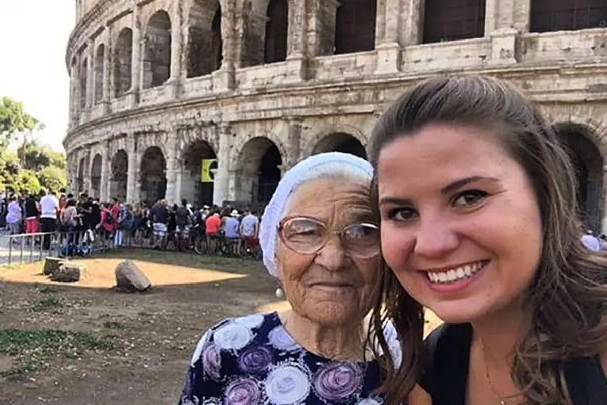 Nenek 91 tahun traveling seorang diri.