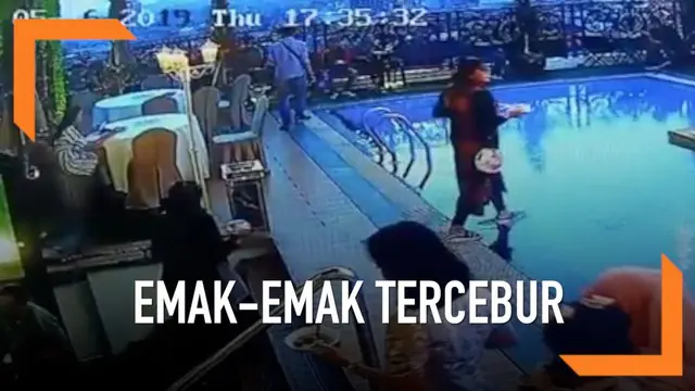 Akibat gagal fokus menjelang buka puasa, emak-emak ini mengalami kejadian memalukan. Ia tercebur ke kolam renang ketika membawa makanan untuk berbuka.