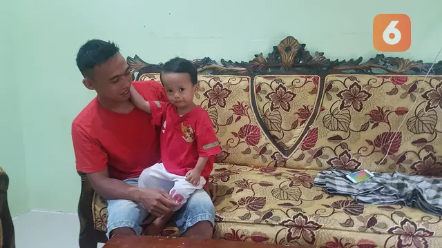 Izhak dan adiknya yang paling bungsu Muhammad Chaerul (Fauzan/Liputan6.com)