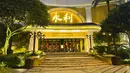 Kasino Wynn Macao ditutup di Makau, Senin (11/7/2022). Pihak berwenang Makau telah memerintahkan bisnis yang tidak penting, yang mencakup lebih dari 30 kasino, untuk ditutup selama seminggu akibat ledakan kasus Covid-19 yang menyebar di pusat judi terbesar dunia itu.  (AP Photo/Kong)