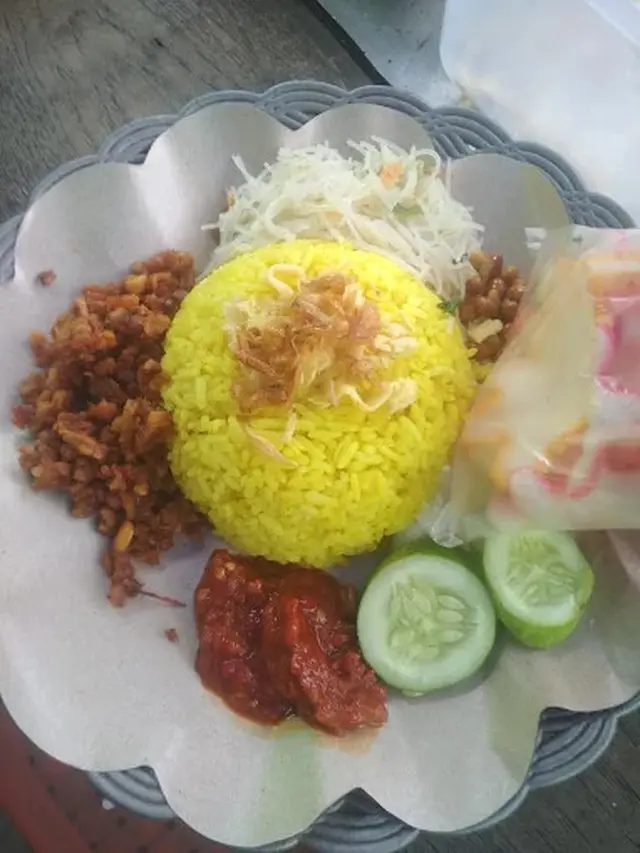 Nasi Kuning Gerobak Ibu Raffi Kiaracondong