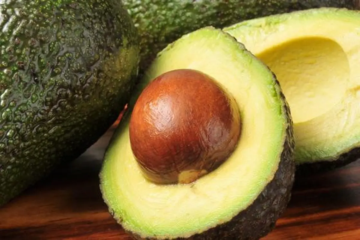 Cegah Alpukat Berubah Warna Jadi Kecokelatan dengan Trik Ini