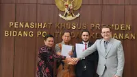 PT Nikoil secara resmi menandatangani Letter of Intent (LoI) dengan Kamar Dagang dan Industri Indonesia (KADIN) serta Brigadir Jenderal (Purn.) Erwin Chahara Rusmana di Kantor Penasihat Khusus Presiden Bidang Politik dan Keamanan Kesepakatan ini menandai langkah awal dalam rencana investasi untuk mendirikan rumah sakit baru di Tasikmalaya