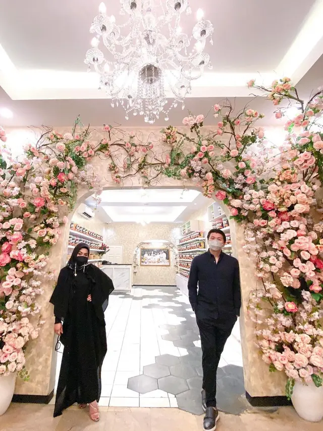 Pakai Hijab, Ini 6 Potret Terbaru Syahrini Usai Pulang dari Jepang yang Curi Perhatian