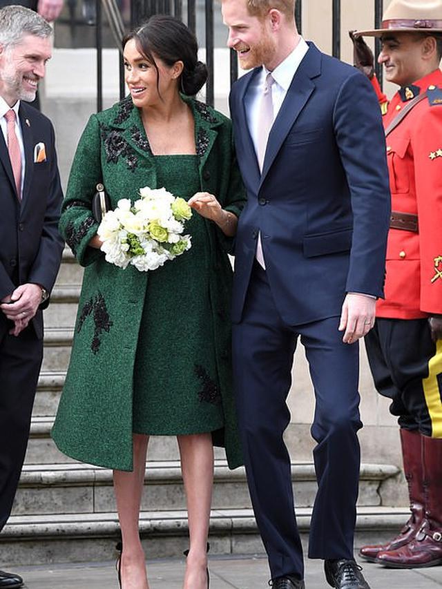 Harga busana hamil Meghan Markle