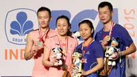 Ganda campuran Tiongkok Xu Chen/Ma Jin (Biru) memenangi gelar ganda campuran BCA Indonesia Open Superseries Premier 2015 (Humas PP PBSI)