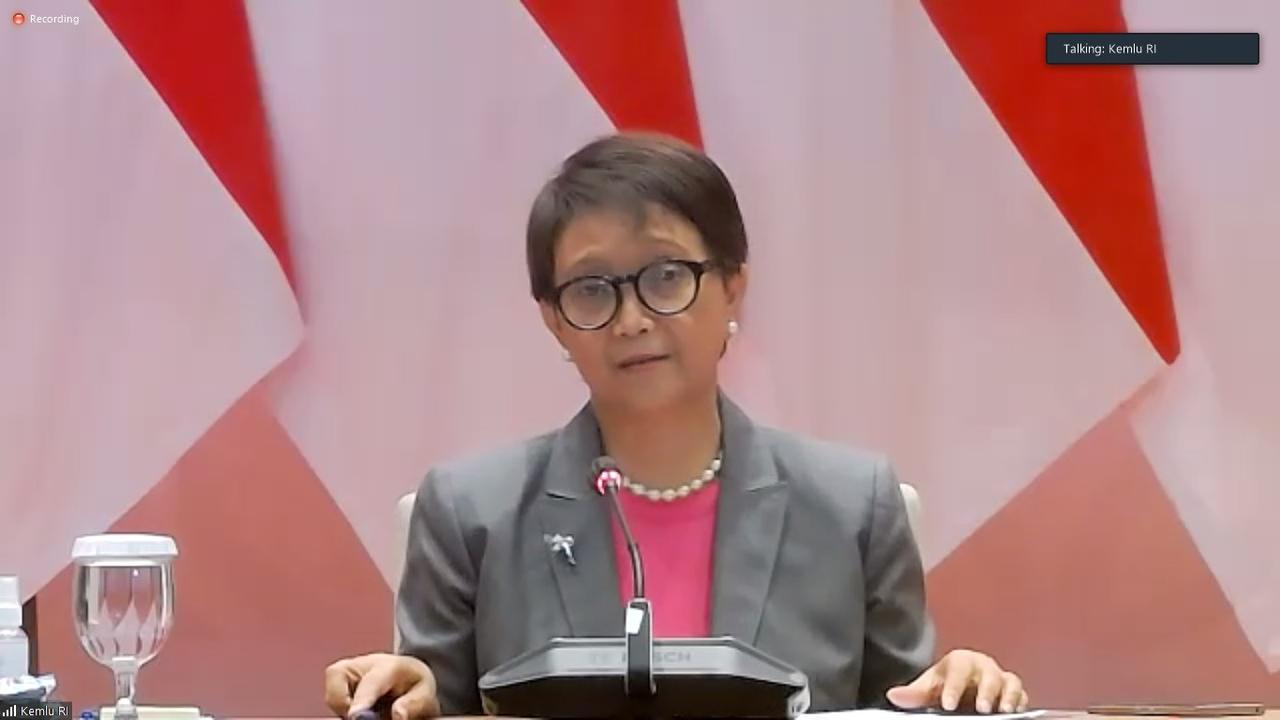Menlu Retno Marsudi dalam press briefing membahas soal pertemuan dengan para Menlu ASEAN terkait Myanmar bersama awak media pada Kamis (27/10/2022). (Liputan6/ Benedikta Miranti)