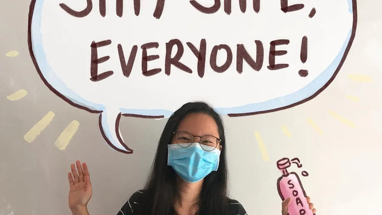 Weiman Kow memberi informasi virus corona melalui komik.