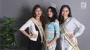 Miss Grand Indonesia 2019 Sarlin Jones (tengah) bersama runner up 1 Cindy Yuliani (kiri) dan runner up 2 Gabriella Hutahaean (kanan) berpose di Kantor KLY, Jakarta, Selasa (3/9/2019). Miss Grand Indonesia 2019 diikuti 34 finalis dari seluruh provinsi di Tanah Air. (Liputan6.com/Herman Zakharia)