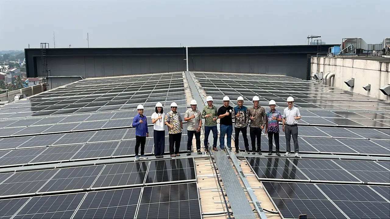 Ciputra Group resmi mengoperasikan Pembangkit Listrik Tenaga Surya (PLTS) Atap di salah satu pusat perbelanjaannya, Mall Ciputra Tangerang. (Dok Ciputra)