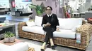 Retno Marsudi, Menteri Luar Negeri Indonesia selalu tampil kasual namun tetap rapi disetiap kegiataannya. Misalnya saja ia mengenakan pakaian didominasi warna hitam, dari atasan hitam dipadu inner kemeja putih dan pants hitam. Dok. retno_marsudi