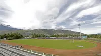 Lapangan Sepak bola Barnabas Youwe, Sentani, Papua, Minggu (1/5/2016). (Bola.com/Nicklas Hanoatubun)
