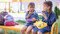 Sahabat Fimela, yuk simak tips traveling dengan anak picky eater. [Dok/freepik.com/pvproductions]