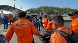 Mayat Mengambang di Pelabuhan Lembar, SAR: Bukan Korban KMP Putri Yasmin