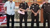 Kejari Makassar menetapkan tiga tersangka dugaan korupsi dana hibah KONI Makassar.