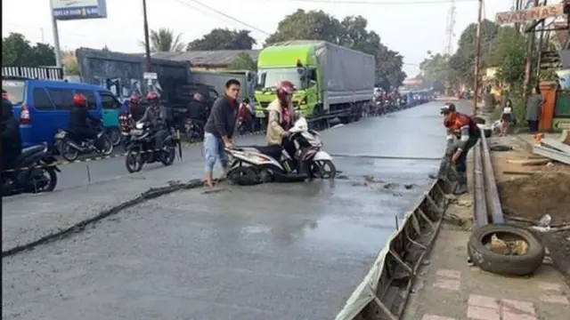 Motor Terobos Jalan Baru Dicor