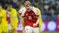 Selebrasi striker Denmark, Rasmus Hojlund setelah mencetak gol ke gawang Kazakhstan pada laga Grup H Kualifikasi Euro 2024 di Astana, Kazakhstan (26/3/2023). Saat menghadapi Kazakhstan pada matchday kedua, Rasmus Hojlund menyumbang dua gol meski akhirnya Denmark kalah 2-3 di akhir laga. Gol-gol dicetak pada menit ke-21 dan 35. (AFP/Ritzau Scanpix/Bo Amstrup)