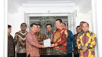 Ketua MPR RI Bambang Soesatyo bersama para Wakil Ketua MPR RI bersilaturahim dengan Wakil Presiden Jusuf Kalla.