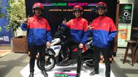 JNE bekal kurir andalannya dengan Jaket dan helm baru. (ist)