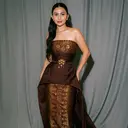 6 Pose Ariel Tatum Berbusana Karya Didiet Maulana, Termasuk Kebaya Rangkai Melati