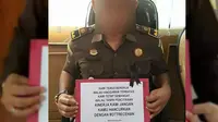 Jaksa menunjukan kekecewaannya diduga terkait operasi tangkap tangan KPK di Bengkulu yang meringkus seorang jaksa di Kejati Bengkulu (Liputan6.com/istimewa)